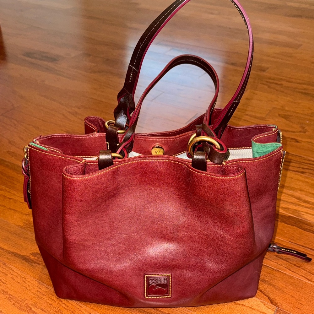 Dooney and Bourke Florentine Zip Barlow